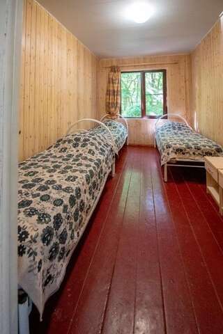Гостиница Виктория Инал Двухместный номер с 2 отдельными кроватями и общей ванной комнатой-3